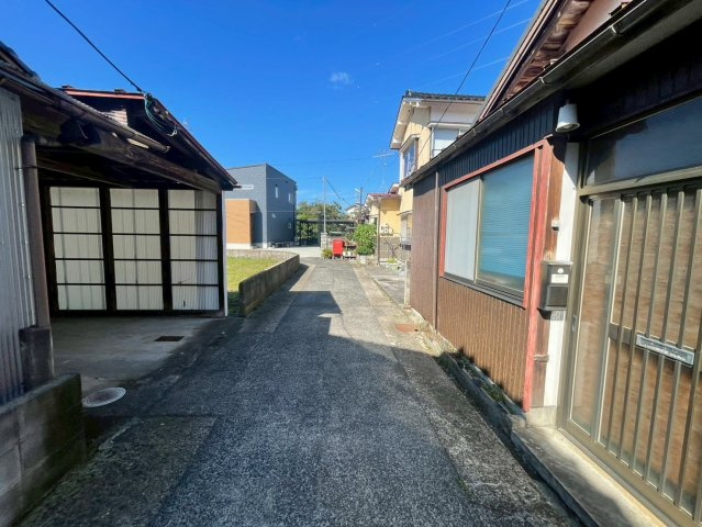 【前面道路含む現地写真】の画像