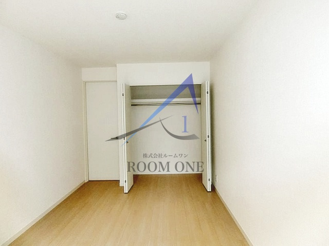 PLAZA の居間・リビング|洋室のお部屋です。