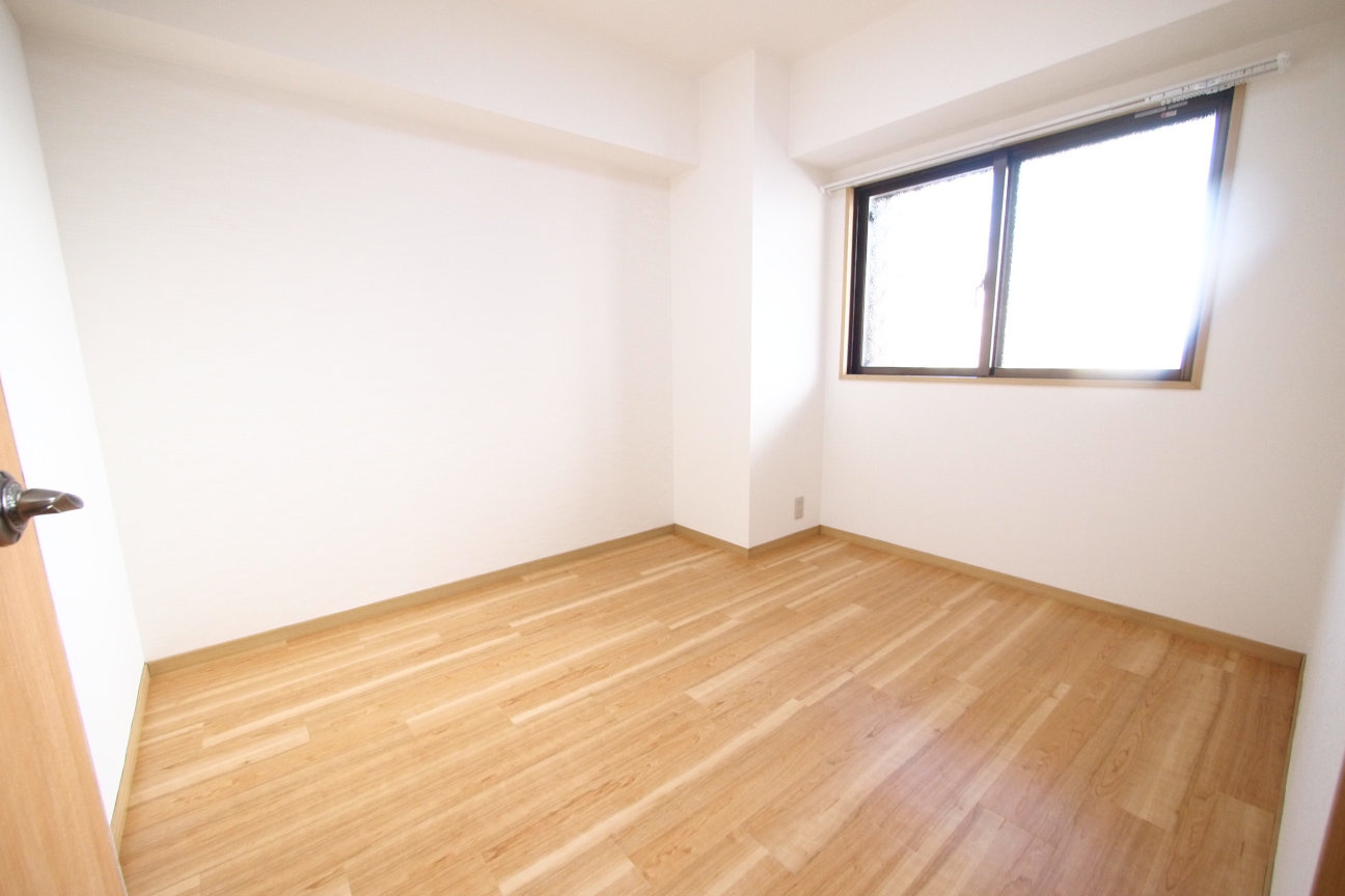 ライオンズマンション栄第３の洋室|広々とした洋室です