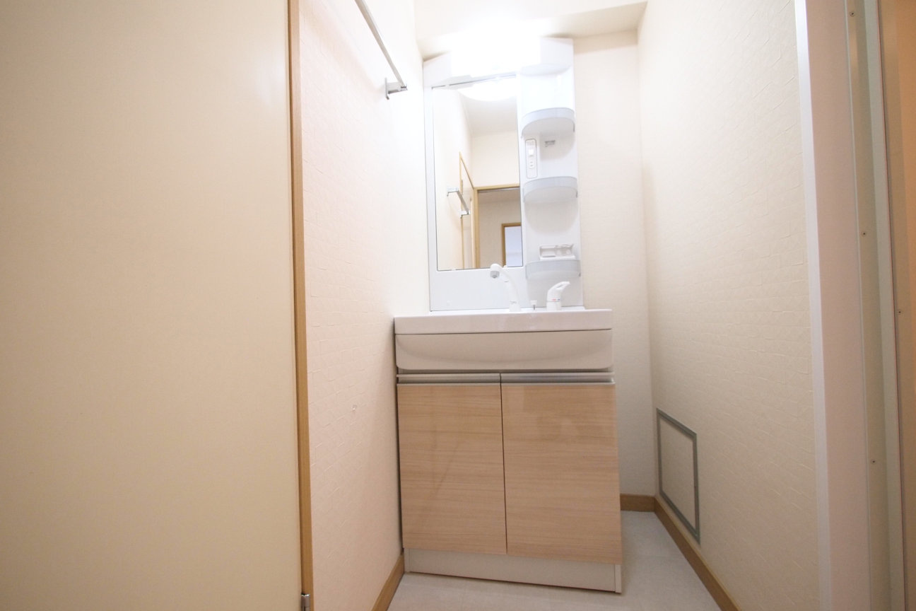 ライオンズマンション栄第３の独立洗面台|独立洗面化粧台付き