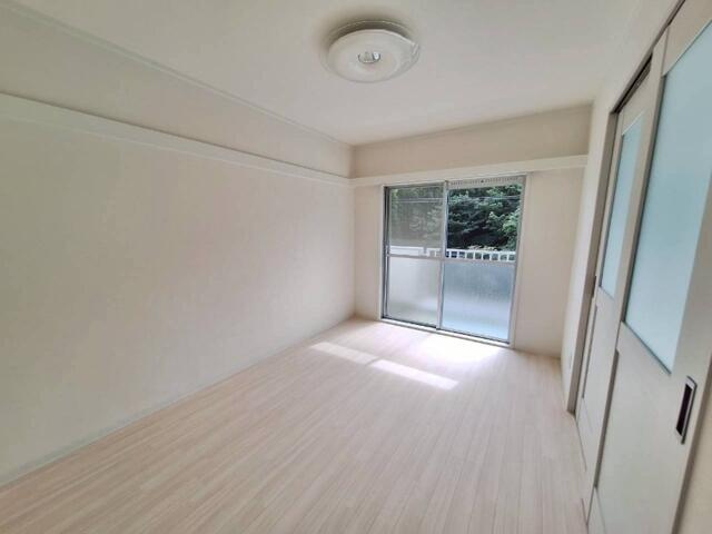 フジビルの洋室