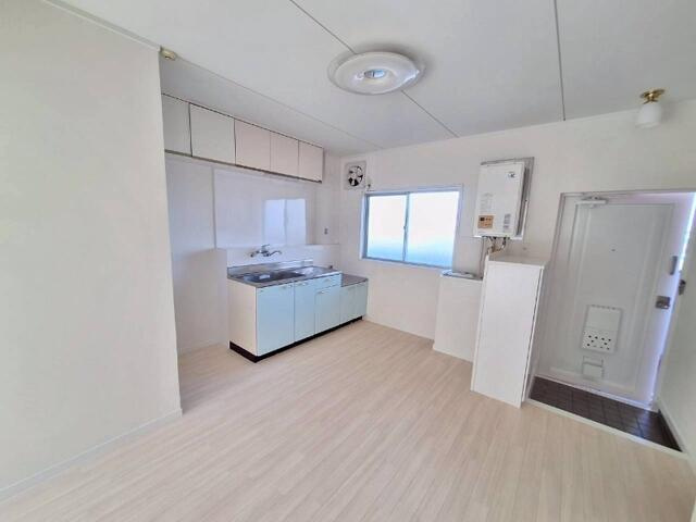 フジビルの居間・リビング