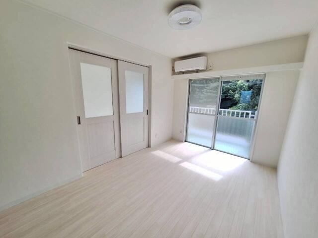 フジビルの居間・リビング