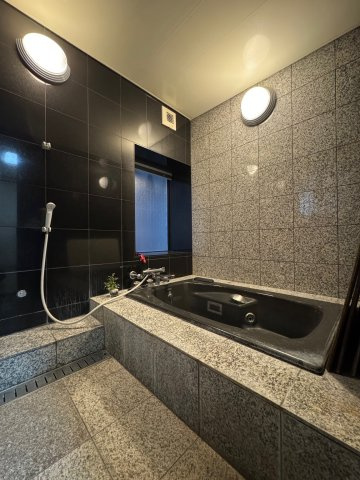 【浴室】 | 御所市中央通り2丁目　中古戸建 | 豪華なお風呂♪