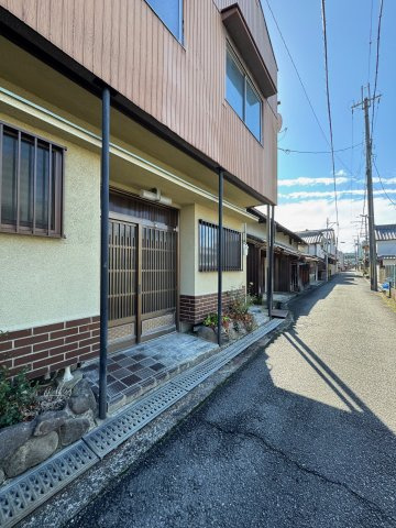 【外観】 | 御所市中央通り2丁目　中古戸建 | 住宅用玄関!(^^)!