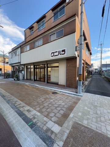 【外観】 | 御所市中央通り2丁目　中古戸建 | ★近くにはレトロな建物を活かした宿泊施設やお洒落なカフェやお店がたくさんあります♪　