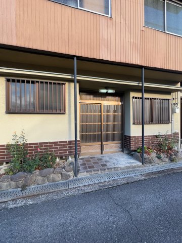 【外観】 | 御所市中央通り2丁目　中古戸建 | 住宅用玄関!(^^)!