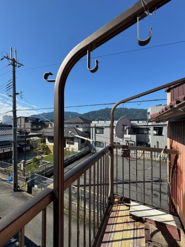 【バルコニー】 | 御所市中央通り2丁目　中古戸建 | バルコニーから山が見え癒されます!(^^)!
