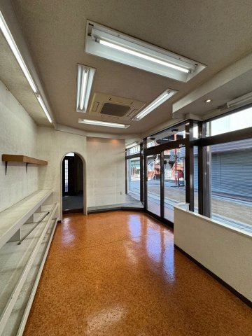 【内装】 | 御所市中央通り2丁目　中古戸建 | １階店舗スペース♪