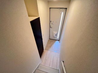 【玄関】 | （仮称）ユニヴァリィⅡ上乃木 | 玄関（下駄箱の色違います）（イメージ）