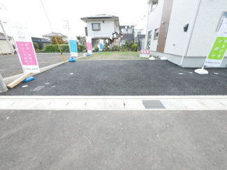 【駐車場】 | 甲府市上曽根町 新築全2棟 2号棟 敷地70坪 中道北小学区 | カースペースは並列2台×2列の合計4台