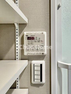 【内装】 | 東陽町ガーデニアA棟 | 【浴室乾燥機】暖房・冷風・換気・乾燥が可能です。毎日を快適に過ごせるうれしい機能が揃っています。雨の日の洗濯物も安心です。