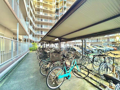 【駐輪場】 | 東陽町ガーデニアA棟 | 【自転車置き場】最新の空き状況や費用などの詳細は担当スタッフまでお問い合わせください。