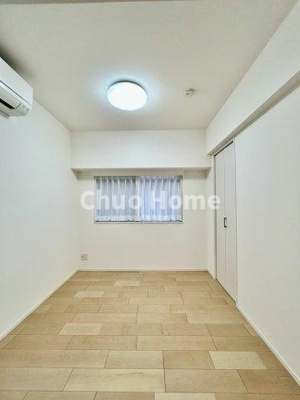 【子供部屋】 | 東陽町ガーデニアA棟 | 【子供部屋】お子様を持つ家庭の約6割が「家族や子どものため」に購入を希望。入学後の転校を避け、広い空間でのびのび育てたいなどの親心が、家探しのきっかけになっているようです。