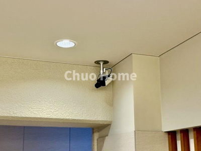 【防犯設備】 | 東陽町ガーデニアA棟 | 【防犯カメラ】何かあった時の大事な証拠になることももちろんなりますが、防犯というくらいですので大事なのは防犯カメラがあることによって抑止力につながることですよね。