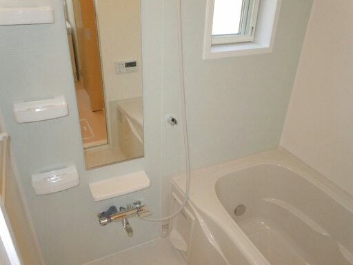 ノバガーデンⅡの浴室|ゆったり過ごせるお風呂です