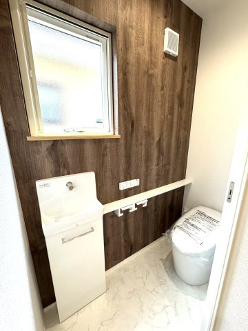 東区竹尾4丁目　新築戸建　のトイレ