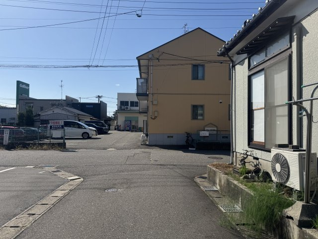 東区竹尾4丁目　新築戸建　の前面道路含む現地写真