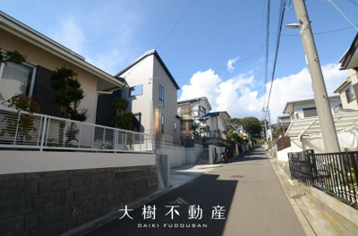 【前面道路含む現地写真】 | 海老名市上今泉5丁目  新築戸建て　全１棟【仲介手数料無料】 | □■当社なら諸費用を最大限削減できます■□