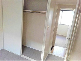 内装は落ち着いています