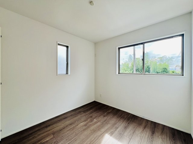 前橋市元総社の洋室|お子様の一人部屋デビューにも最適♪