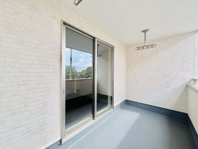 前橋市元総社のバルコニー|趣味の時間も楽しめるインナーバルコニー♪