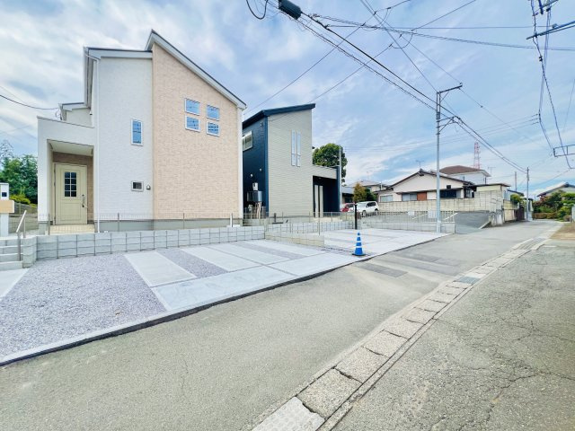 前橋市元総社の前面道路含む現地写真|駐車スペース２台可♪