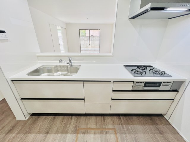 前橋市元総社のキッチン|対面式キッチンでご家族との会話も弾みます♪