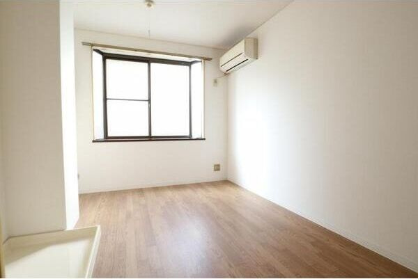 プレアール塚本VIIの洋室