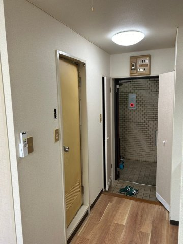 明るい玄関です