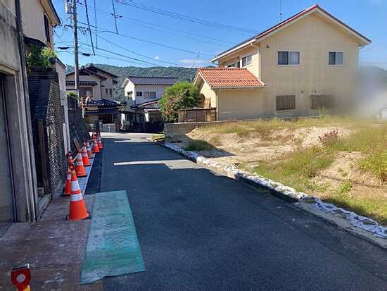 【前面道路含む現地写真】