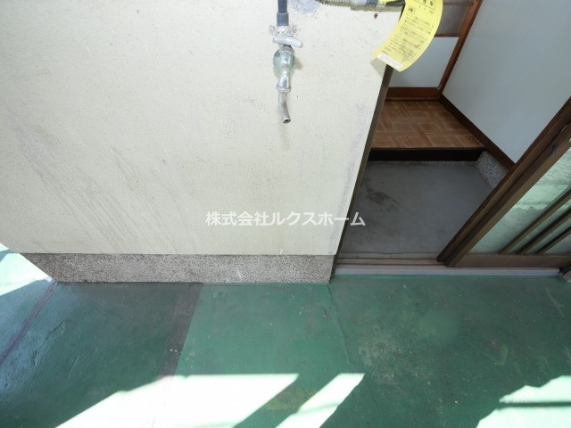 フォアール鳥飼和道２号棟のバルコニー|暖かな日差しのふりそそぐバルコニー