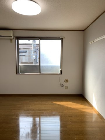 メイプル清水の居間・リビング|洋室・7.4帖