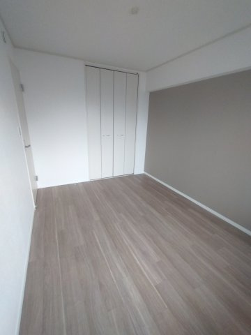 綾瀬グランドハイツの洋室