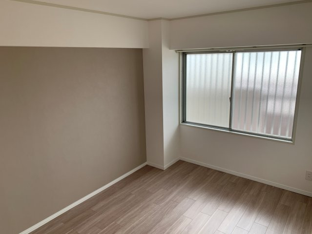 綾瀬グランドハイツの洋室