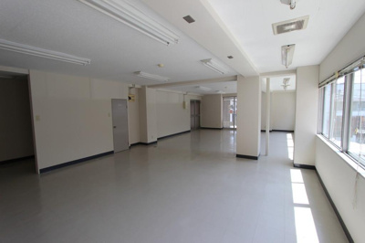 【内装】 | 第二ショーケービル