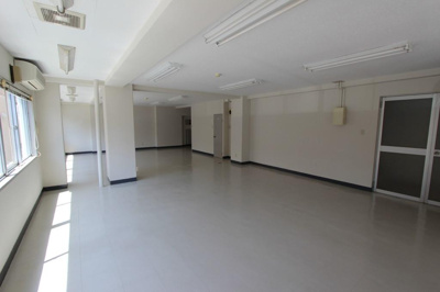 【内装】 | 第二ショーケービル