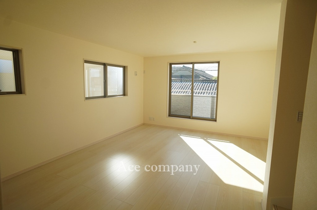 【居間・リビング】 | 東大阪市永和3丁目　【1号棟/全2棟】 | 【LDK：広々約19.7帖！】