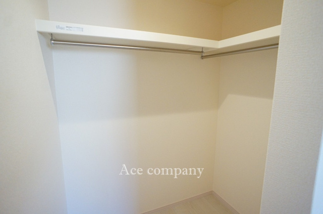 【収納】 | 東大阪市永和3丁目　【1号棟/全2棟】 | 【1階：ストレージルーム約6.1帖】ウォークインクローク完備です♪