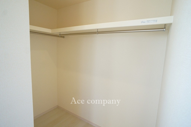 【収納】 | 東大阪市永和3丁目　【1号棟/全2棟】 | 【3階：洋室約6.1帖】ウォークインクローク完備です♪