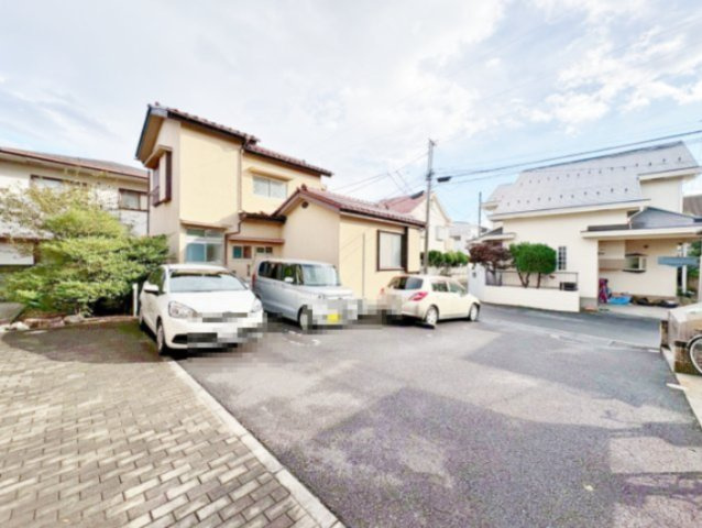 グリーンライフの駐車場