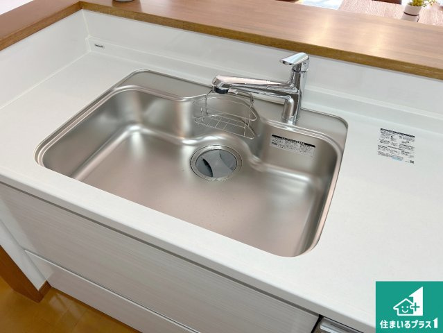 川辺郡猪名川町白金　中古一戸建ての設備|広々としたシンクで食器洗いも楽々！