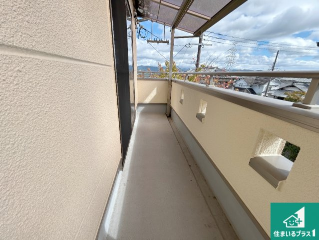 川辺郡猪名川町白金　中古一戸建てのバルコニー|日当たりのよいバルコニー！お部屋が開放的に！