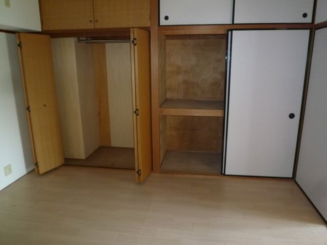 グローリーヨシダの収納