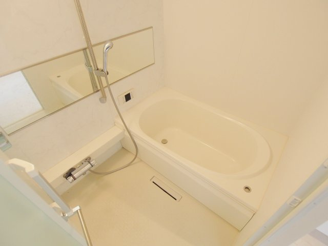 レーヴィンスⅢの浴室