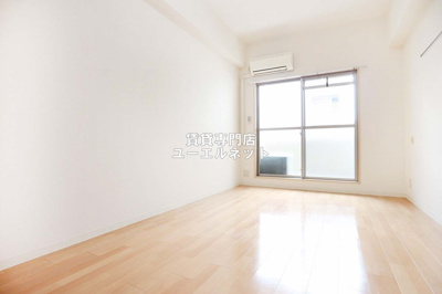 【寝室】 | カルム千昇Ⅱ | 明るく開放感のある居室で、自分だけのくつろぎ空間を。