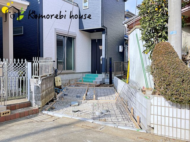 上尾市小泉　13期　新築一戸建て　グラファーレ　01の駐車場|26.1.19　撮影済み