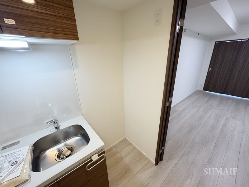 ベルシード板橋本町プレミアⅡのキッチン|冷蔵庫置き場です