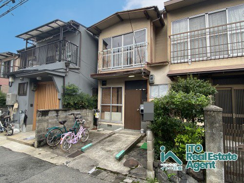 高野泉町 中古テラスの外観