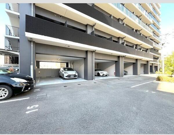 S-RESIDENCE福島grandeの駐車場